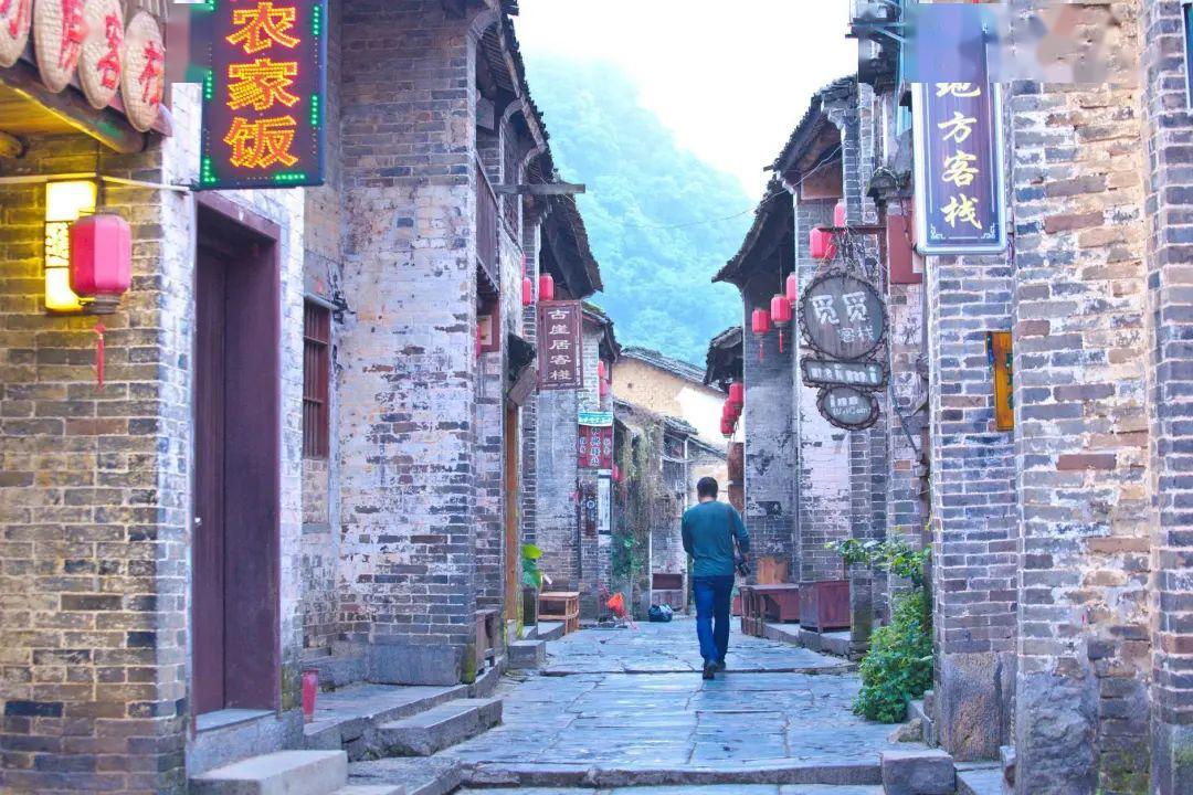 探索吉鹿力问答社区,解决疑问尽在职场中,怎么处理和老板的关系?